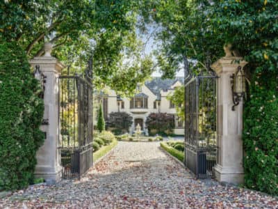 “Ornate Manor House Channels ‘Downton Abbey’ in California’s Bay Area”